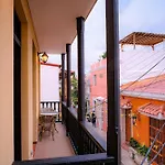Oasis Colombomexicano En El Corazon De Cartagena
